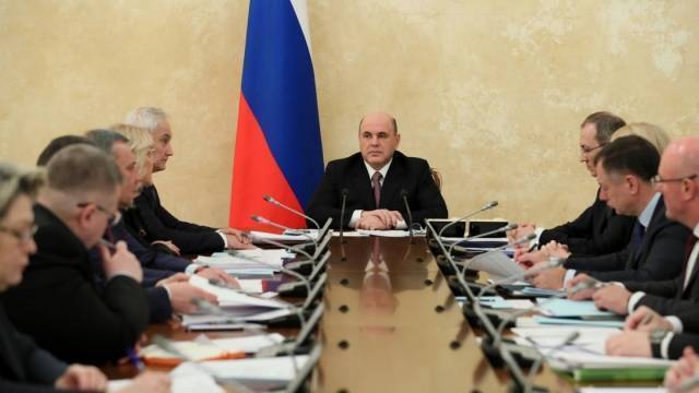 Россия прощается с тридцатилетней эпохой либеральной вакханалии. С новой эпохой вас, товарищи!