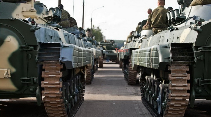 Украина массово перебрасывает к линии фронта пушки, танки, снаряды