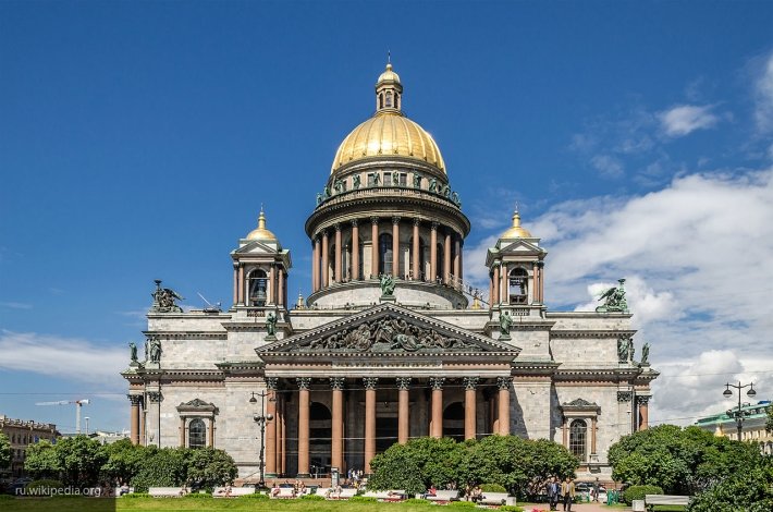 Магнит для гостей: народный артист Буров о популярности Петербурга среди туристов