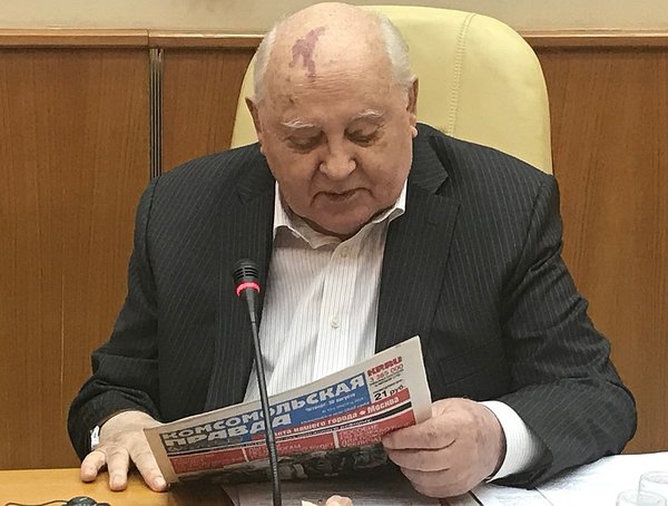 Горбачев узнал, что его сильно не любят в России