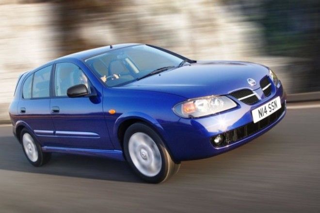 Компактный японский хэтчбек Nissan Almera. | Фото: readcars.co. Компактный японский хэтчбек Nissan Almera Фото readcarsco