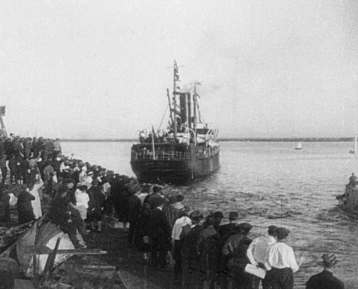 Гибель "Челюскина": 2 месяца ледового плена и чудесное спасение 104 человек Гибель "Челюскина": 2 месяца ледового плена и чудесное спасение 104 человек