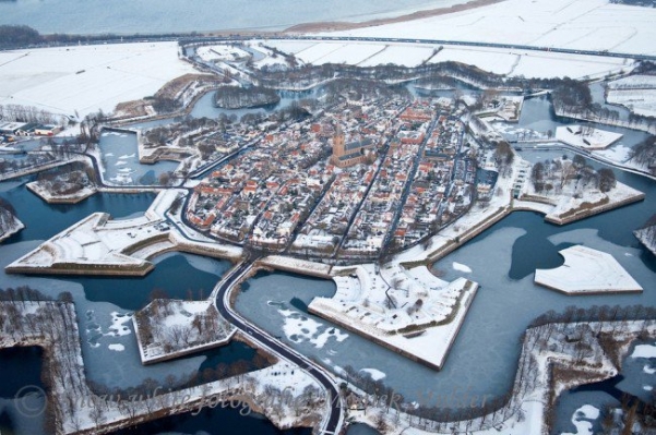 wintertowns06-650x432_601x399