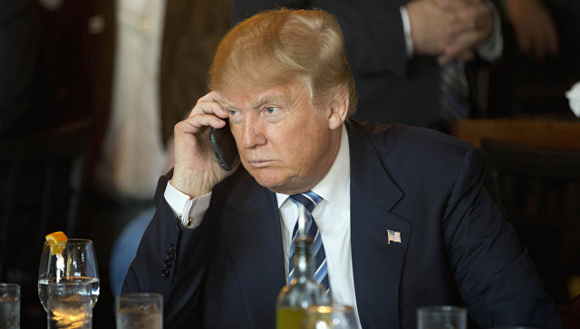 Трамп призвал мировых лидеров звонить ему на мобильный телефон