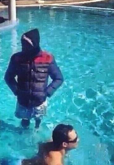 Я бы спросил, что здесь происходит, но боюсь узнать правду Я бы спросил, что здесь происходит, но боюсь узнать правду