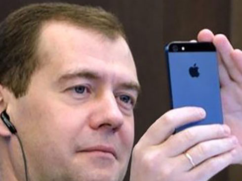 Разве не Путин не дал Медведеву провести модернизацию страны?