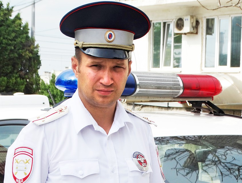 Борис Копин смог предотвратить трагедию на дороге. Фото предоставлено пресс-службой УГИБДД по городу Севастополю
