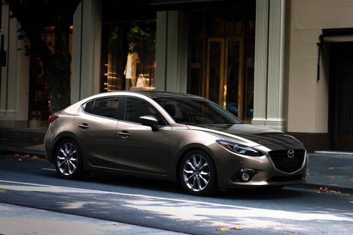 Автомобиль Mazda 3. Автомобиль Mazda 3.