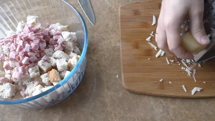 Вчерашний хлеб со вкусом пиццы или классный рецепт на скорую руку! Еда, Завтрак, Вкусно, Рецепт, Другая кухня, Видео рецепт, Перекус, В духовке, Видео, Длиннопост