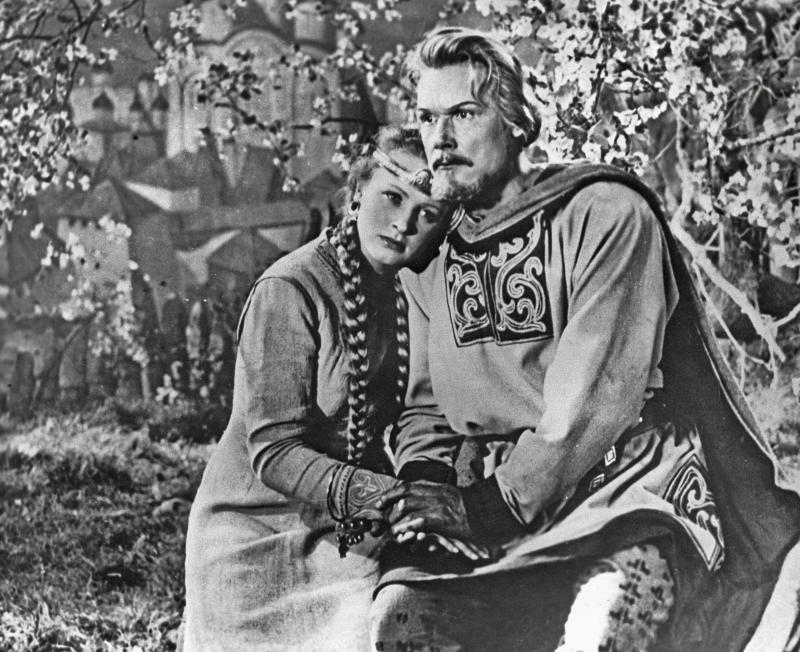 Алла Ларионова и Сергей Столяров («Садко», 1952)