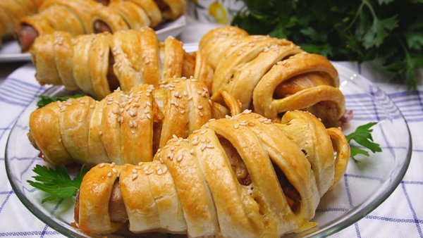 Куриные ножки в слоеном тесте - видеорецепт Куриные ножки в слоеном тесте - видеорецепт