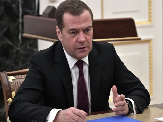Медведеву остались все привилегии: от резиденции до охраны Медведеву остались все привилегии: от резиденции до охраны