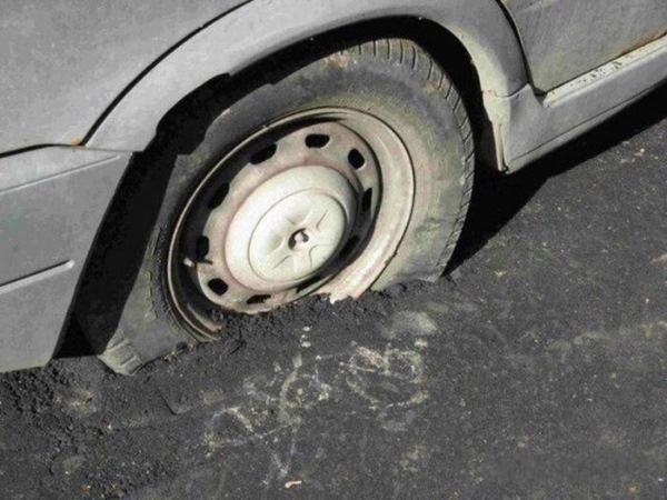 Про водителей которые ставят свои авто на любое свободное место, вплоть до клумб и детских площадок. И вот, как с этим нужно бороться... Про водителей которые ставят свои авто на любое свободное место, вплоть до клумб и детских площадок. И вот, как с этим нужно бороться...