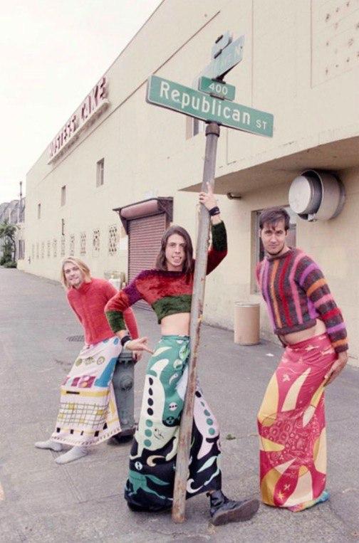 7 крутых фото группы Nirvana в женской одежде