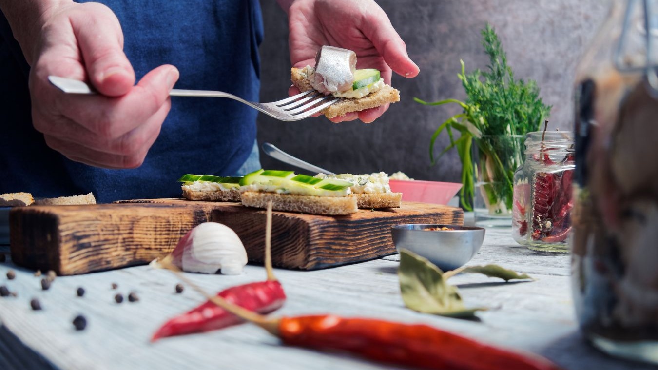 Диетолог назвала лучшие продукты для восполнения витамина D