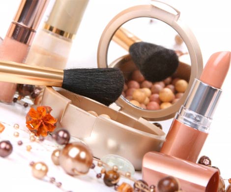 Косметику чаще всего покупают женщины старше 50 лет