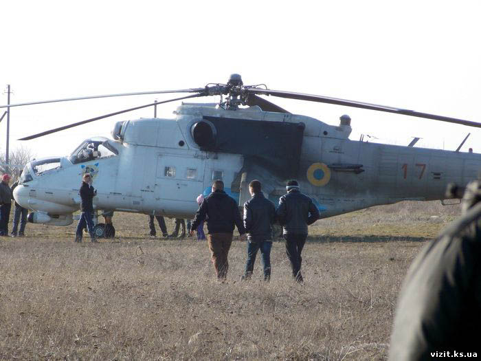 Mi-24 N17 red-006