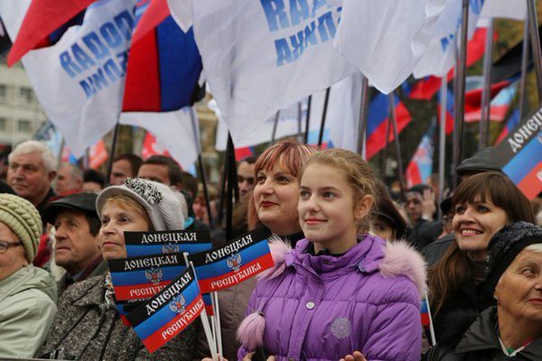 Жители подконтрольного Киеву Донбасса попросили ОБСЕ присоединить их к ДНР Жители подконтрольного Киеву Донбасса попросили ОБСЕ присоединить их к ДНР