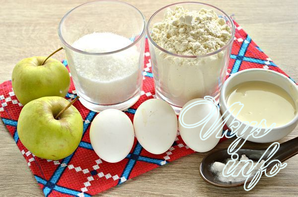 Шарлотка со сгущенкой и яблоками фото ингредиенты