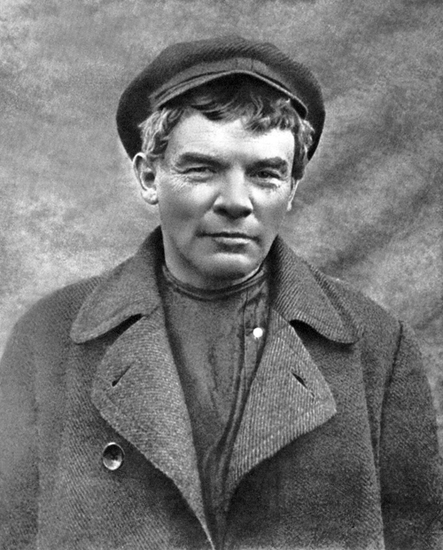 В.И.Ленин в гриме и парике, август 1917 года В.И.Ленин в гриме и парике, август 1917 года