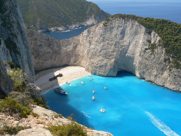   (Navagio Beach).  , 