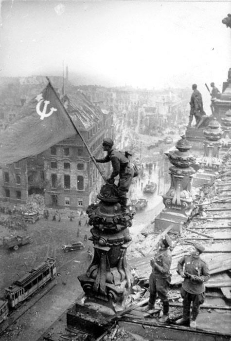 Мультатули Петр: В тот день когда взяли Берлин и фотографии Берлина 1945 Мультатули Петр: В тот день когда взяли Берлин и фотографии Берлина 1945