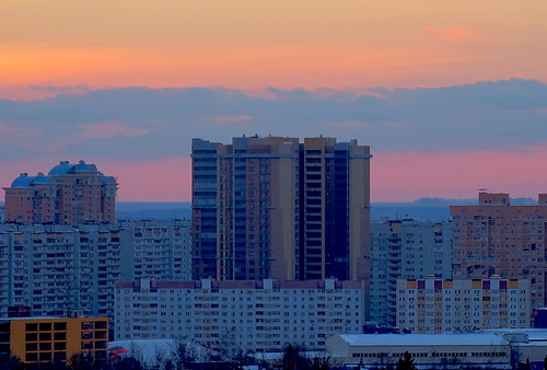 Дом в Одинцово на фоне закатного неба V2.1