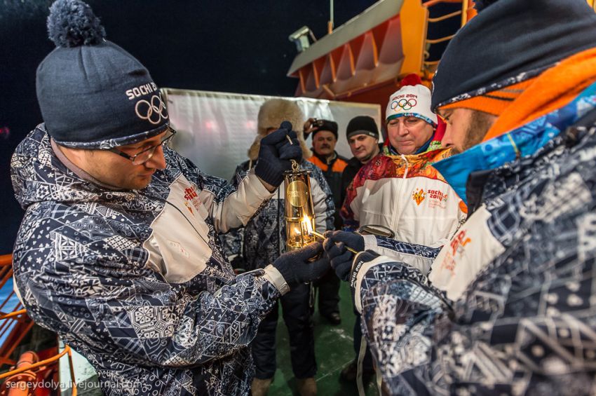 Олимпиада, огонь, факел, Северный Полюс