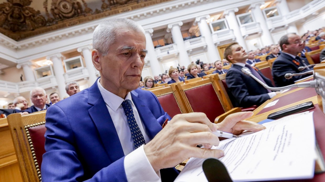 Геннадий Онищенко сравнил выборы президента РАН с трудными родами