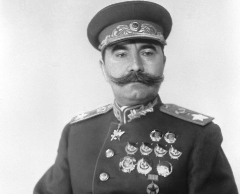 Как маршал Буденный отличился на Великой Отечественной Как маршал Буденный отличился на Великой Отечественной