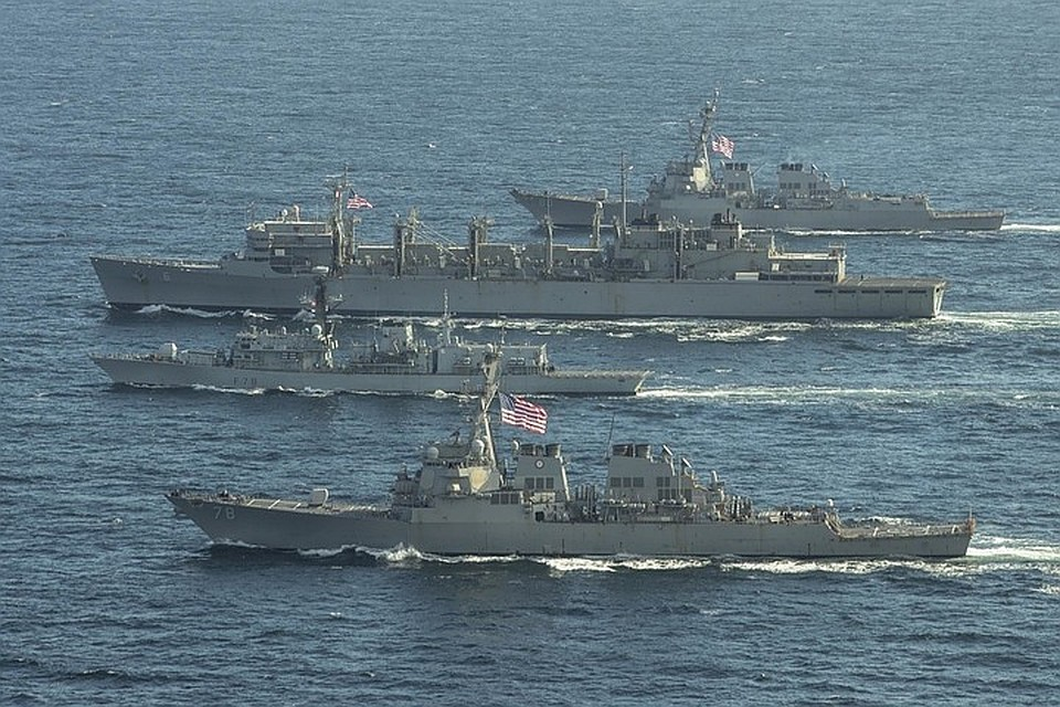 Под давлением России ударная группа кораблей ВМС НАТО покинула Баренцево море