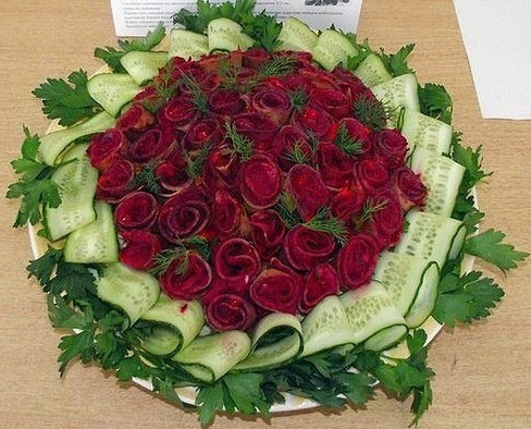 Салат «Букет роз»… Красивые салаты не только вкусные, но и великолепно смотрятся!