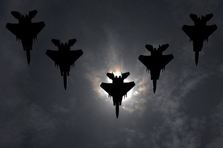 С почином 3-й Мировой, дамы и господа.