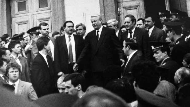Барнаул в 90-е годы XX века. Бизит Бориса Ельцина в Алтайский край в мае 1992 года. Барнаул в 90-е годы XX века. Бизит Бориса Ельцина в Алтайский край в мае 1992 года.