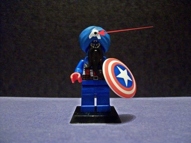 4. У деталей LEGO есть отверстия 4 У деталей LEGO есть отверстия интересно обычные вещи предназначение вещей просто о сложном факты фото
