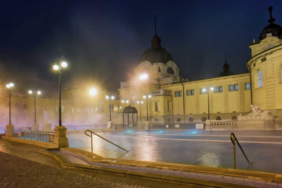 Купальня Сечени в Будапеште