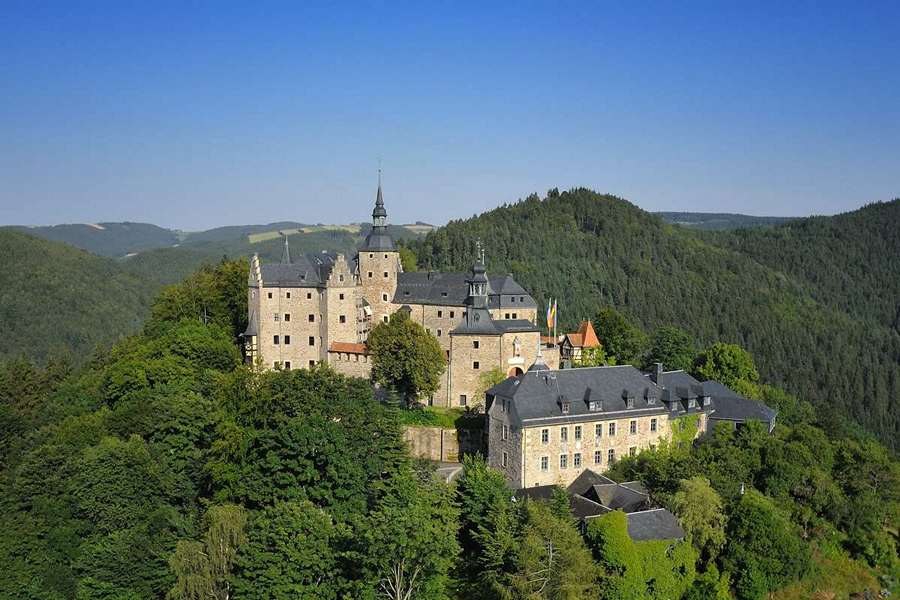  .   - Burg Lauenstein