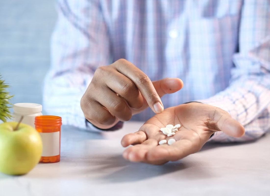 Употребляющим алкоголь людям нужно с осторожностью принимать статины