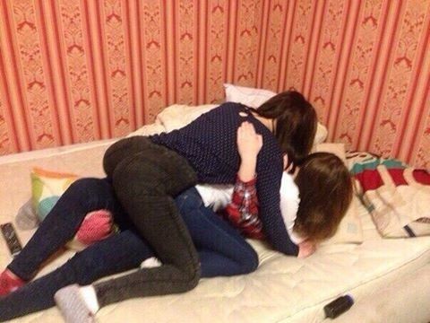 Женское общежитие! Веселье, веселье и еще раз веселье! Женское общежитие! Веселье, веселье и еще раз веселье!