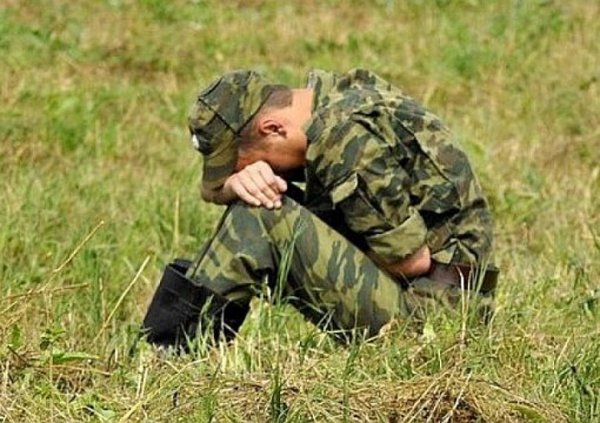Как огромный отец-морпех заставлял солдата на своей дочке жениться Как огромный отец-морпех заставлял солдата на своей дочке жениться