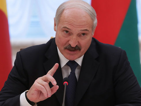 Александр Лукашенко в пух и прах критикует «российский капитализм»