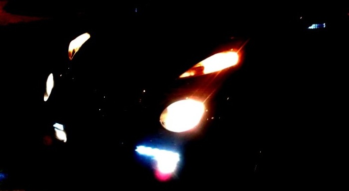 Мало какой автомобиль может похвастаться такой батареей из ламп. | Фото: drive2.ru. Мало какой автомобиль может похвастаться такой батареей из ламп. | Фото: drive2.ru.