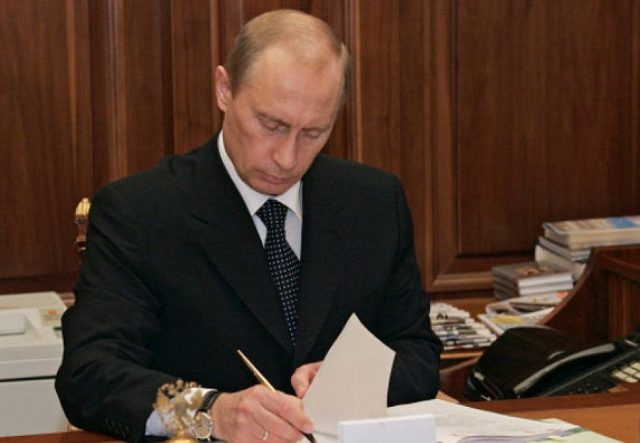 Путин утвердил закон о льготах для арктических проектов