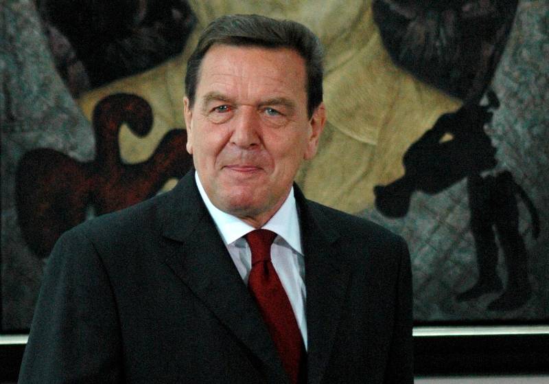 Шрёдер: признание Крыма российской территорией неизбежно