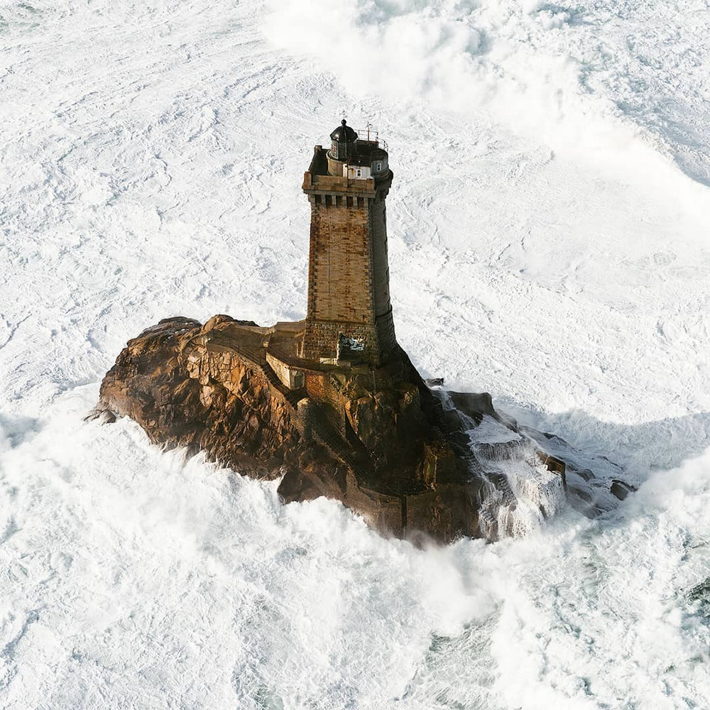 Фотопроект Матье Риврина: когда штормит море у берегов Бретани Фотопроект Матье Риврина - когда штормит море у берегов Бретани
