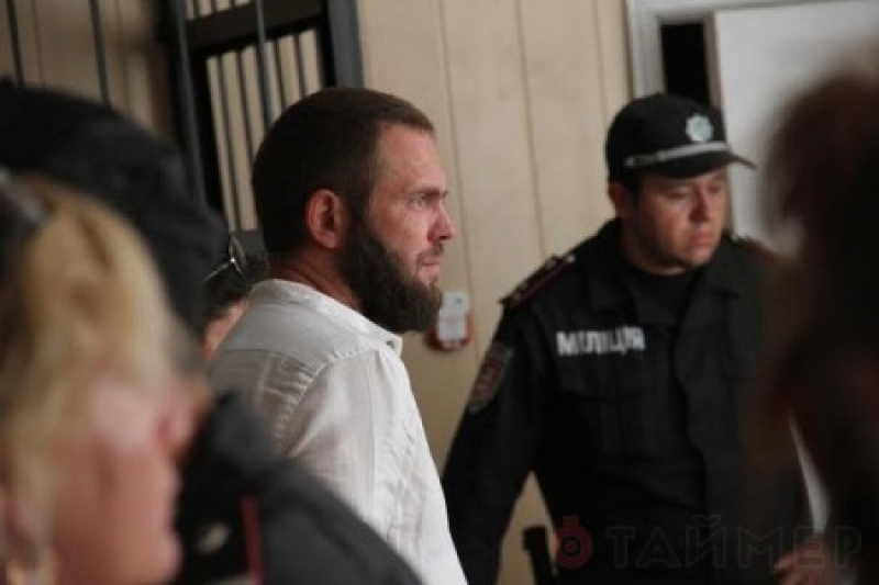 Харьковский абсурд: Конвоира обвиняют в побеге амнистированного в зале суда журналиста
