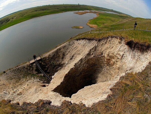 Знаете самую длинную пещеру России? Знаете самую длинную пещеру России?