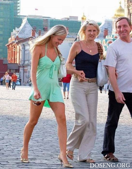 Наши девушки в коротких юбках Наши девушки в коротких юбках