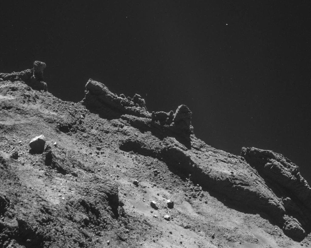 Опубликовано почти 130 тысяч фотографий, сделанных европейской АМС «Розетта»
