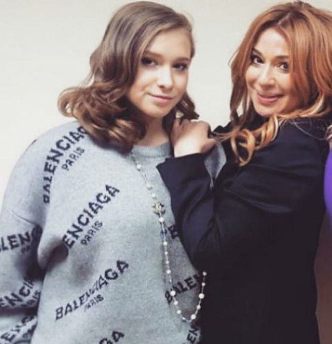 Алена Апина с дочерью Алена Апина с дочерью